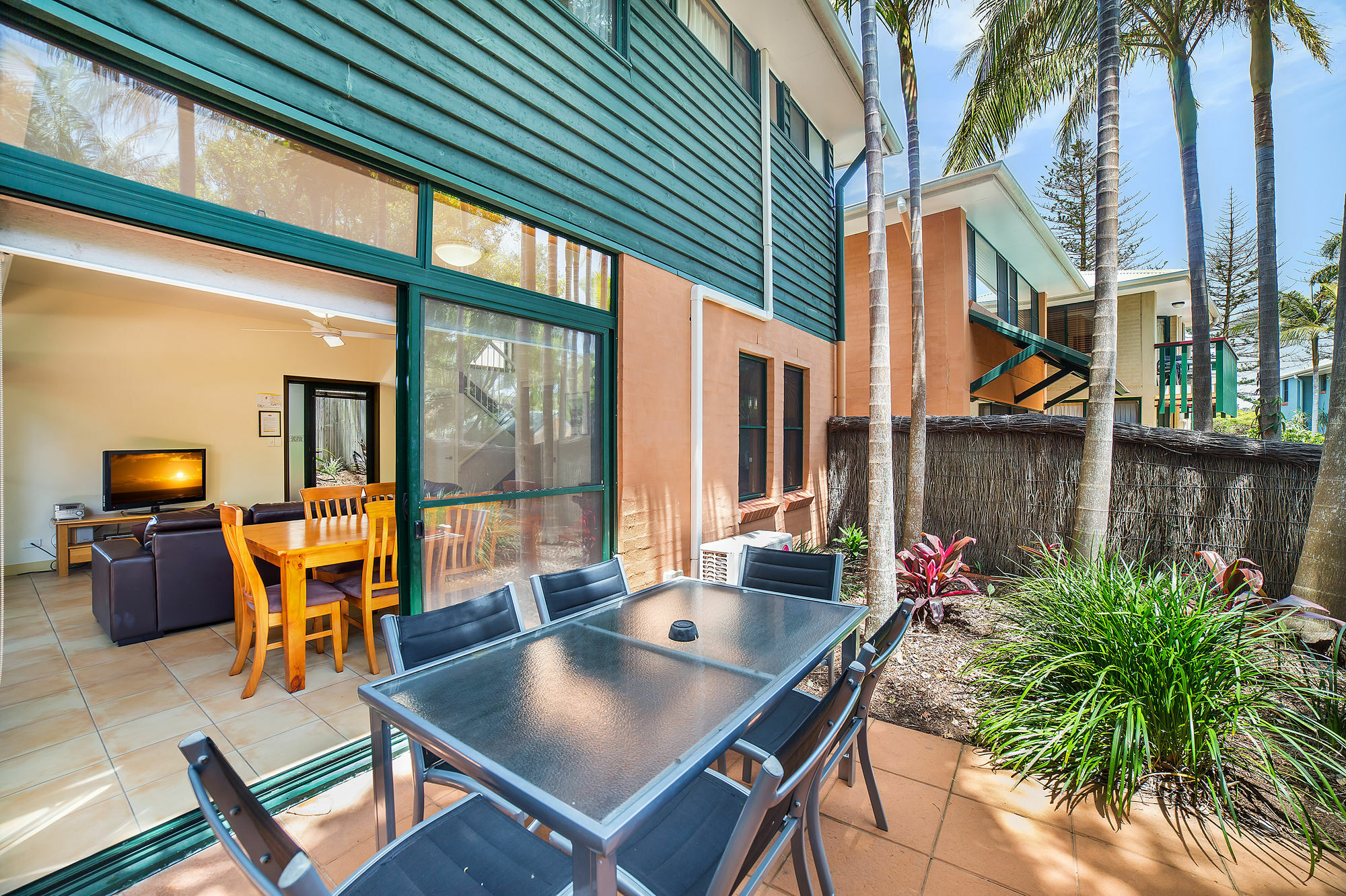 The Crest Byron Bay Aparthotel Eksteriør bilde